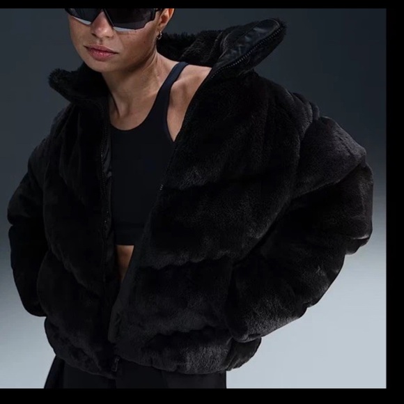 NWT Nike Windpuffer Therma Fit Faux Fur Jacket - Picture 1 of 5